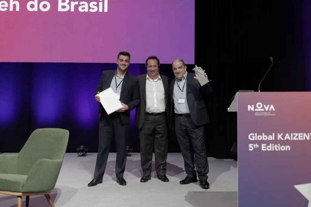 Tecumseh do Brasil Ltda. was awarded with the 2nd Place Global KAIZEN™ Award. Eduardo Almeida and Felipp Gonçalves Willy received the award on behalf of Tecumseh do Brasil