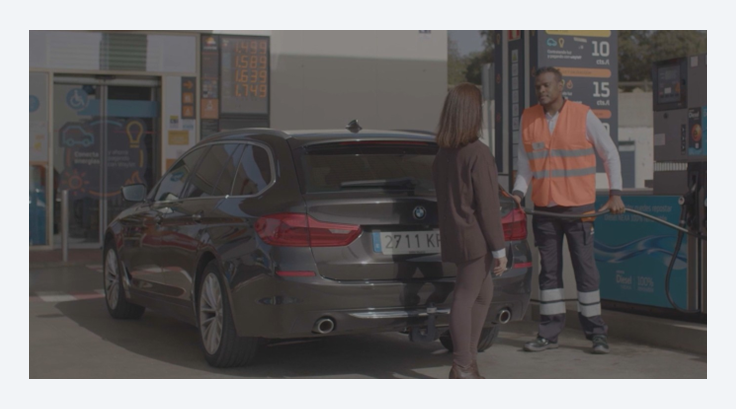 Imagem ilustrativa de um posto de combustível Repsol