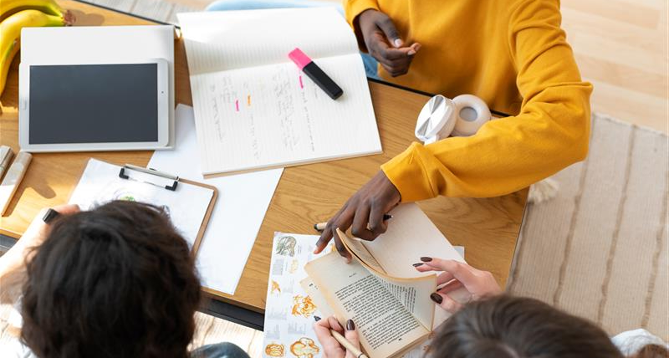 Kaizen-Projekt in einer Gruppe öffentlicher Schulen