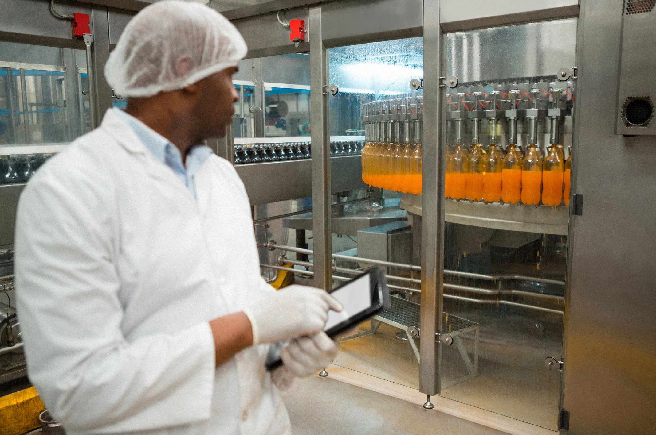 OEE improvement in food manufacturing: benchmark and strategies
