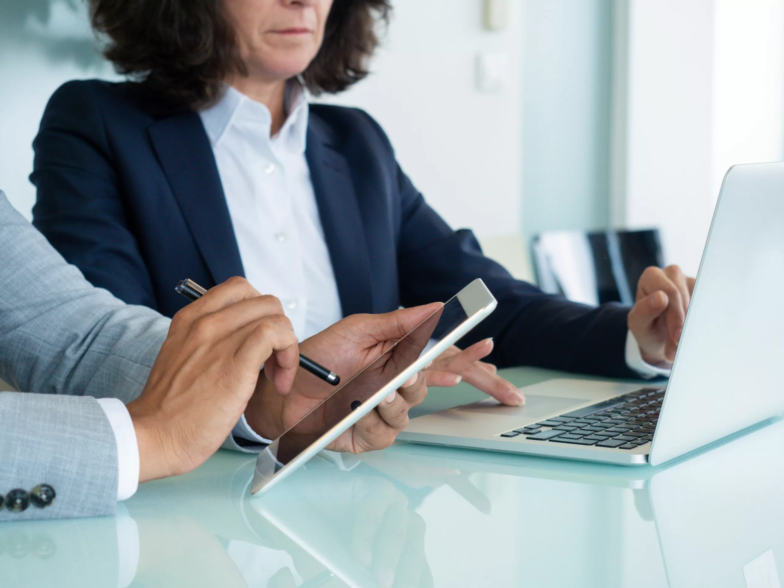 Como melhorar a eficiência: uma visão integrada para transformar as organizações do setor bancário